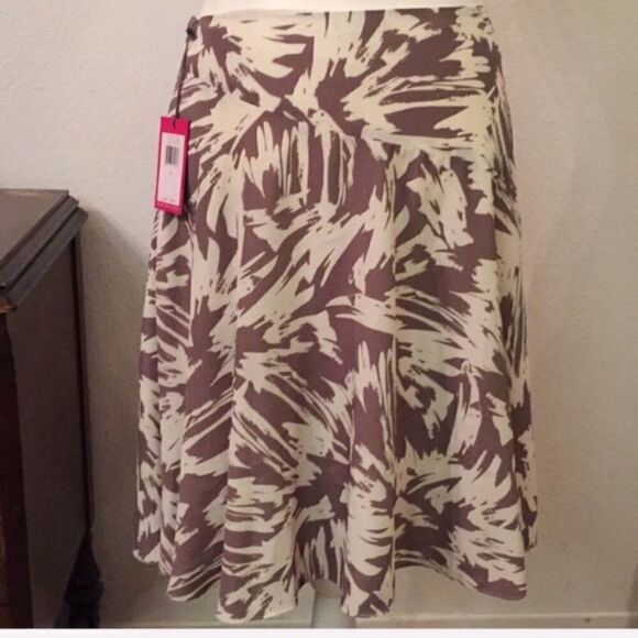 Vince Camuto Abstract Neutral Skirt Size 6 NWT - Picture 2 of 8